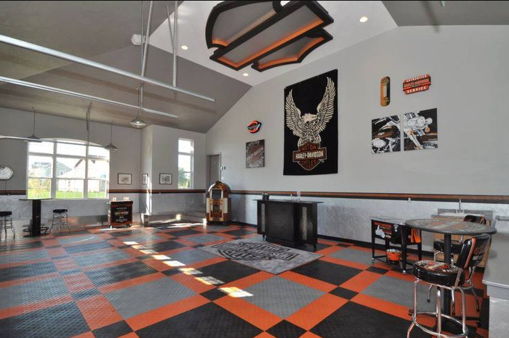 Custom Garage 1